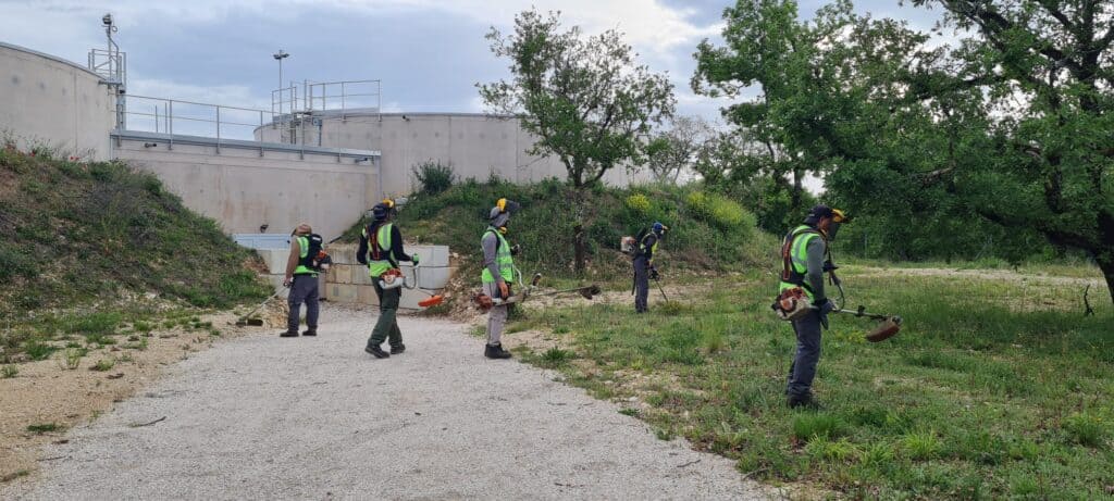 Photo de Entretien des stations d’épuration : un nouveau chantier pour l’équipe espaces verts