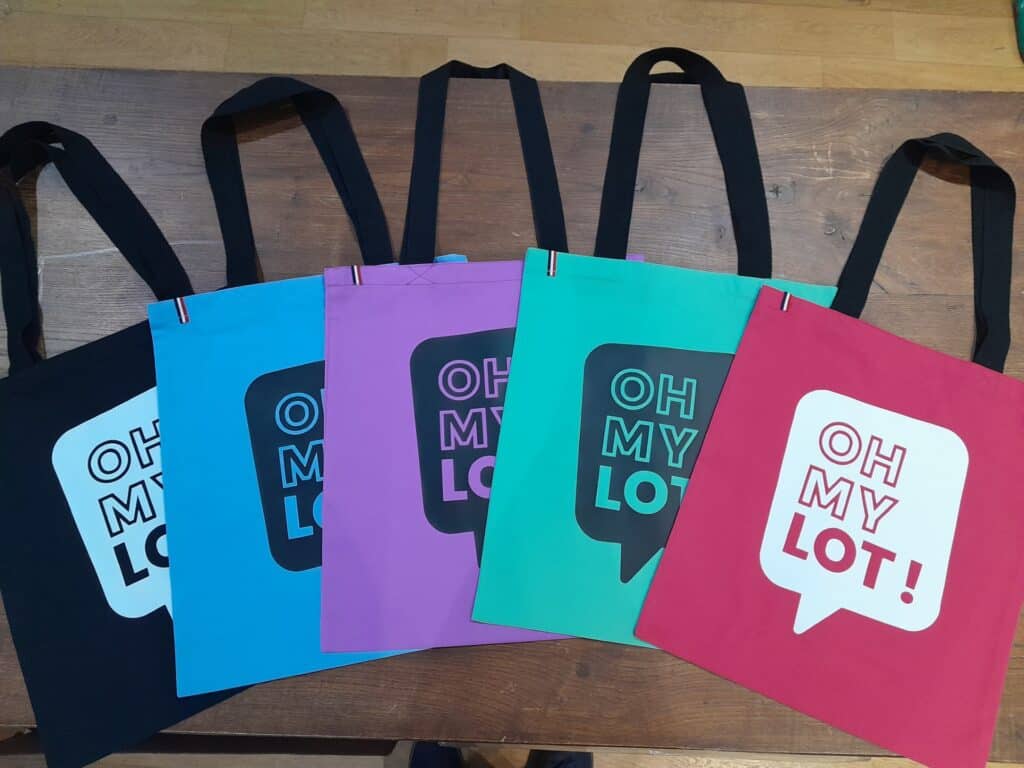 Photo de Une commande de 500 tote bags réalisée par notre atelier textile pour la département du Lot